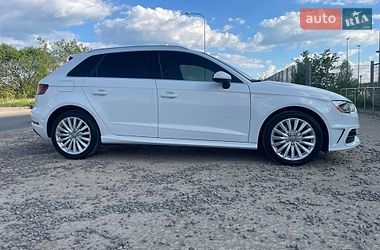 Хетчбек Audi A3 2016 в Львові