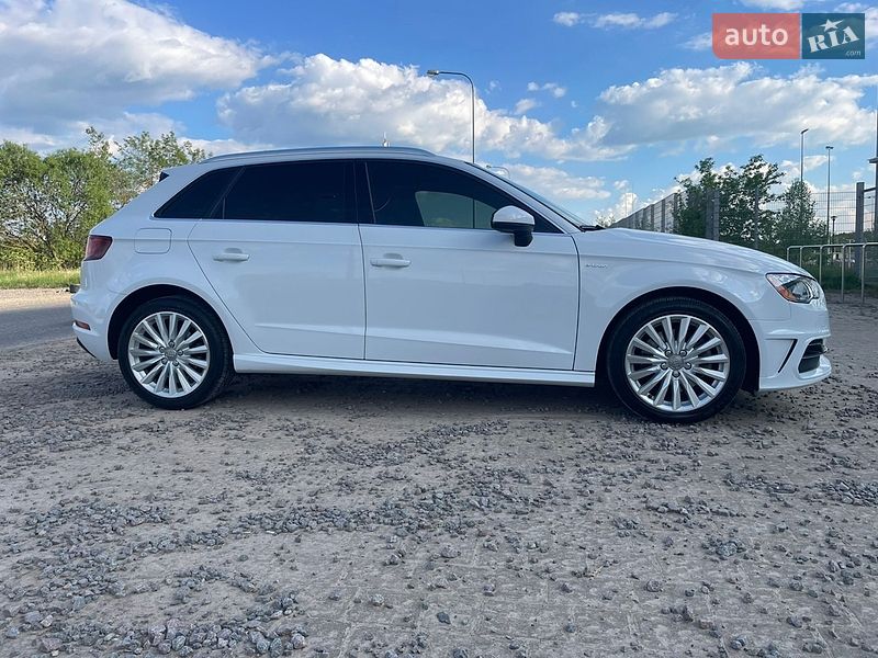 Хетчбек Audi A3 2016 в Львові