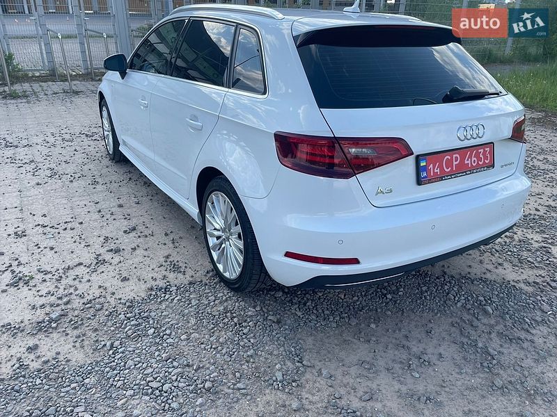 Хетчбек Audi A3 2016 в Львові