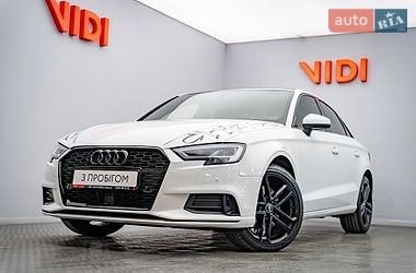 Седан Audi A3 2018 в Киеве
