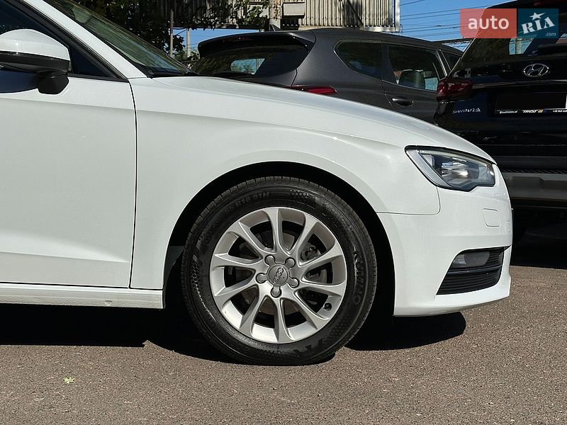 Хэтчбек Audi A3 2015 в Одессе