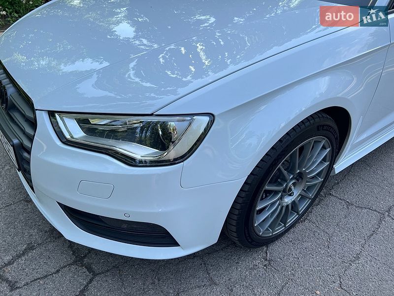 Хетчбек Audi A3 2016 в Києві