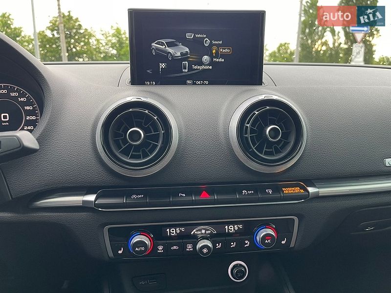 Седан Audi A3 2016 в Кременчуці