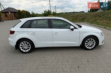 Хетчбек Audi A3 2015 в Стрию