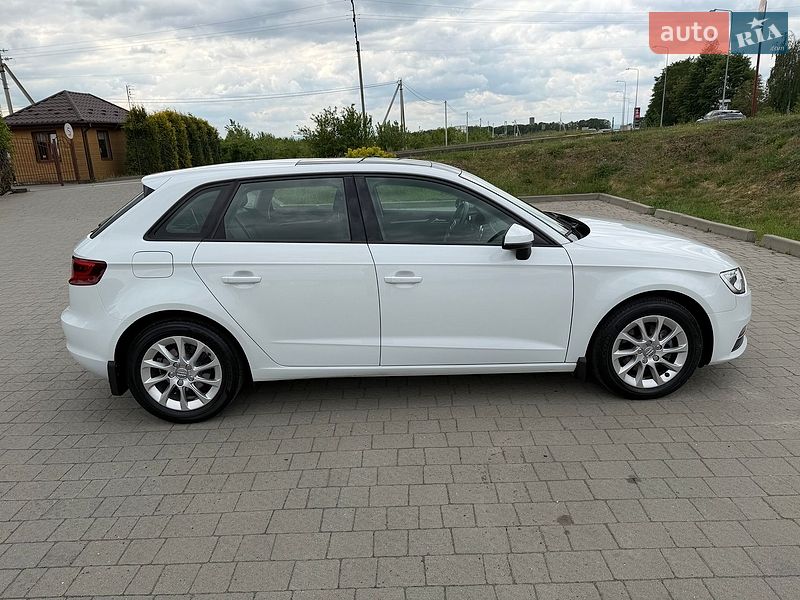 Хетчбек Audi A3 2015 в Стрию