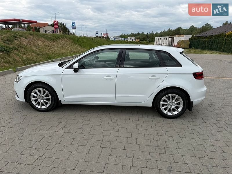 Хетчбек Audi A3 2015 в Стрию