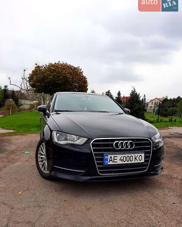 Хетчбек Audi A3 2015 в Дніпрі
