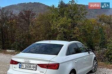 Седан Audi A3 2015 в Ромнах