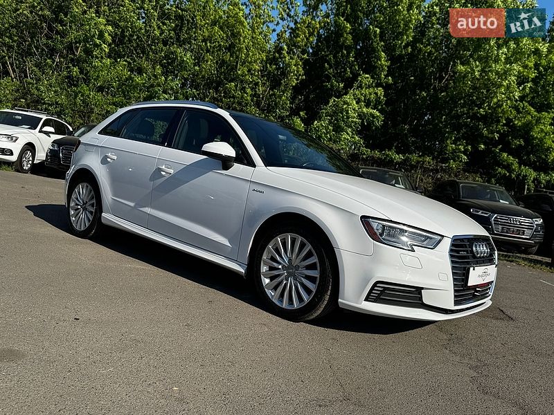 Хетчбек Audi A3 2017 в Луцьку