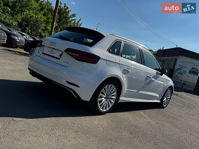 Хетчбек Audi A3 2017 в Луцьку