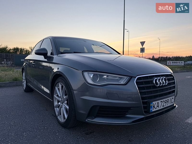 Седан Audi A3 2016 в Киеве