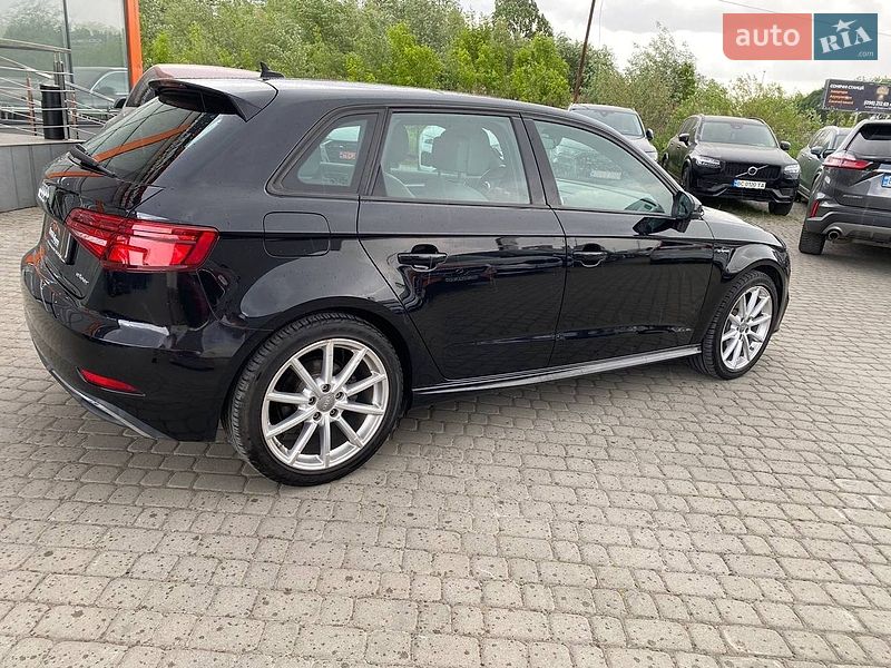 Хэтчбек Audi A3 2016 в Львове
