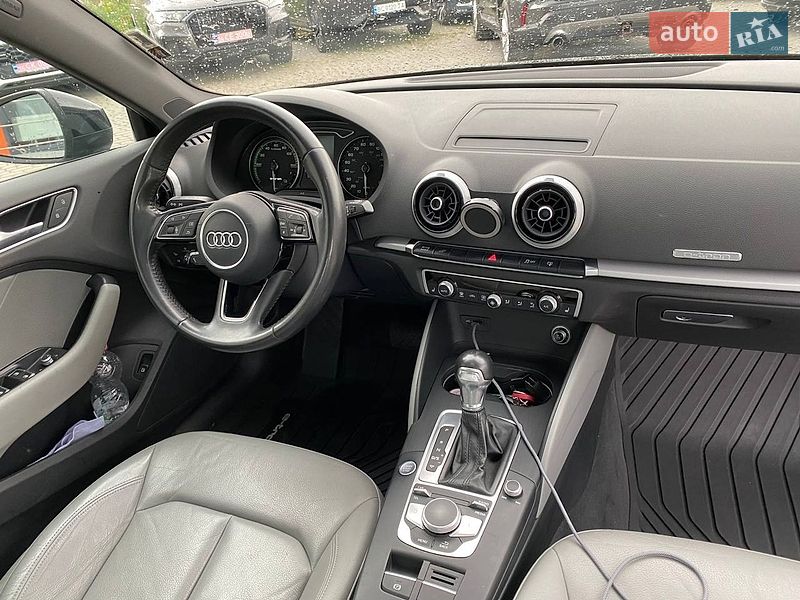 Хэтчбек Audi A3 2016 в Львове