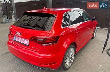 Хэтчбек Audi A3 2015 в Ровно