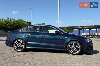 Седан Audi A3 2017 в Харкові