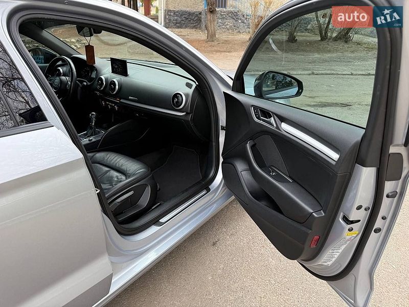 Седан Audi A3 2016 в Харкові