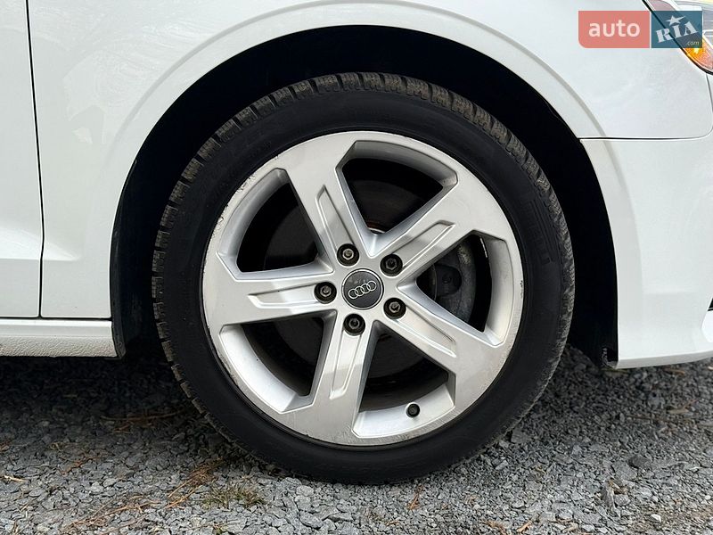 Седан Audi A3 2019 в Ровно