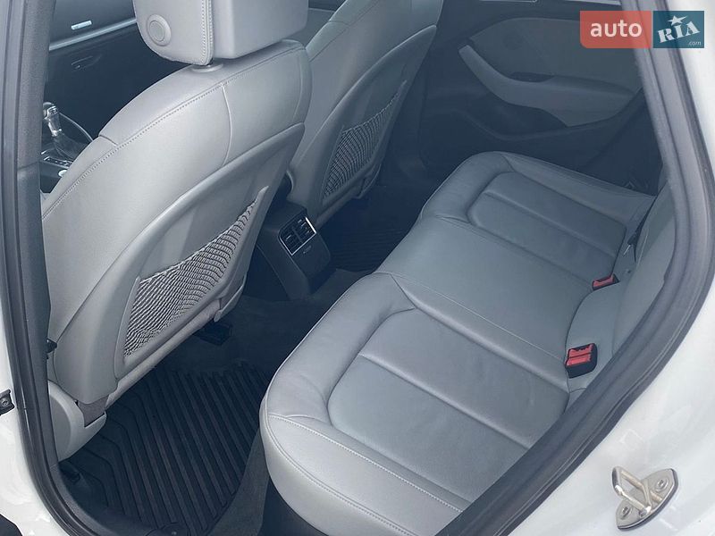Седан Audi A3 2017 в Самарі