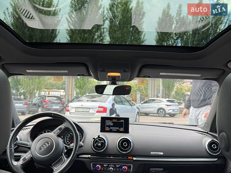 Седан Audi A3 2016 в Киеве