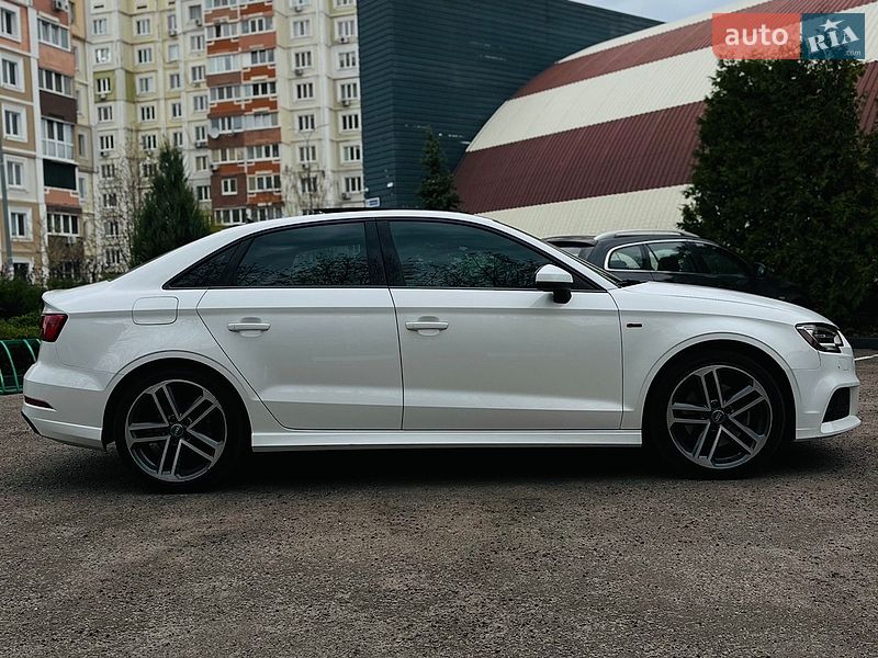 Седан Audi A3 2018 в Харькове