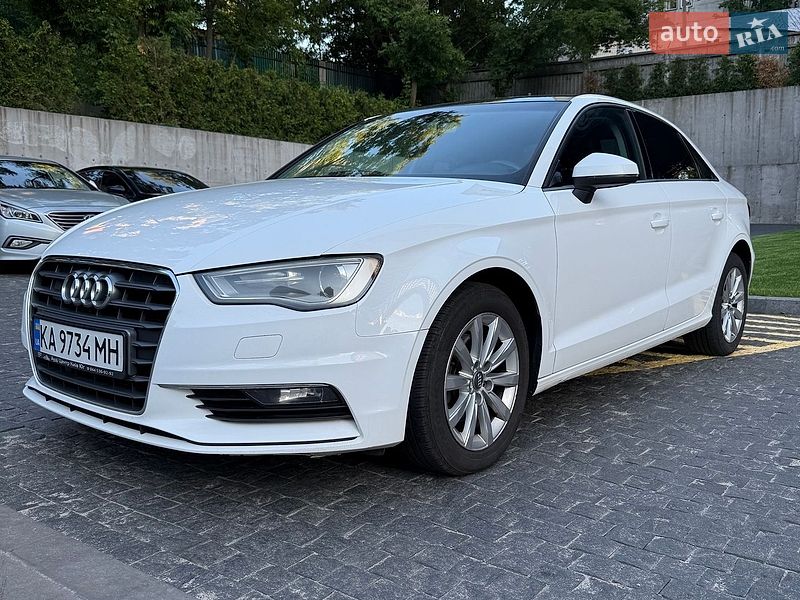 Седан Audi A3 2015 в Киеве