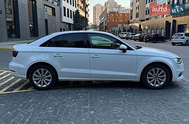 Седан Audi A3 2015 в Киеве