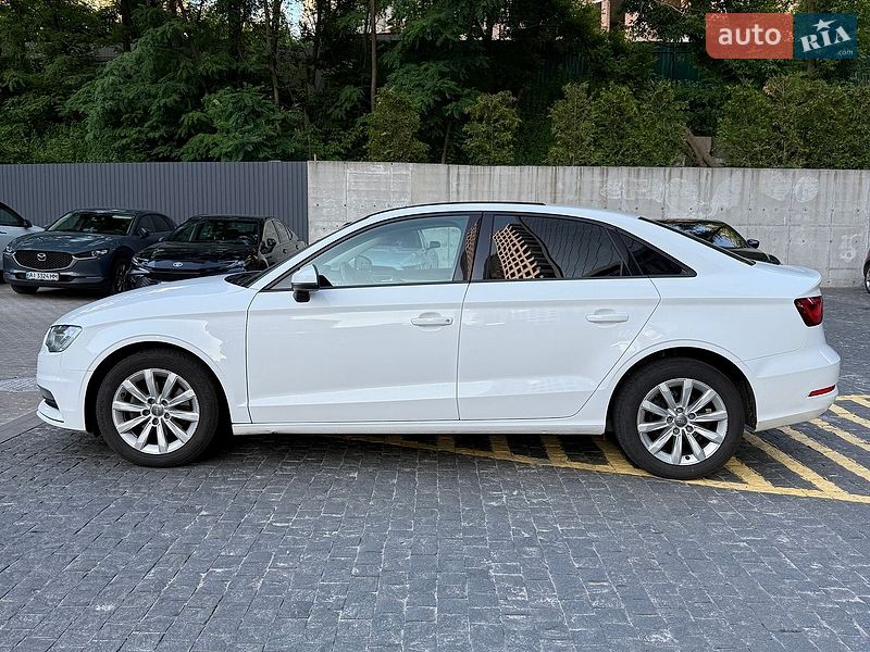 Седан Audi A3 2015 в Киеве
