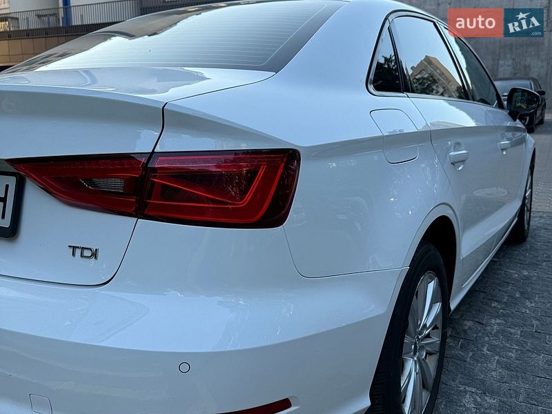 Седан Audi A3 2015 в Киеве