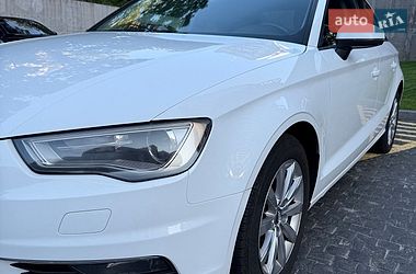 Седан Audi A3 2015 в Киеве