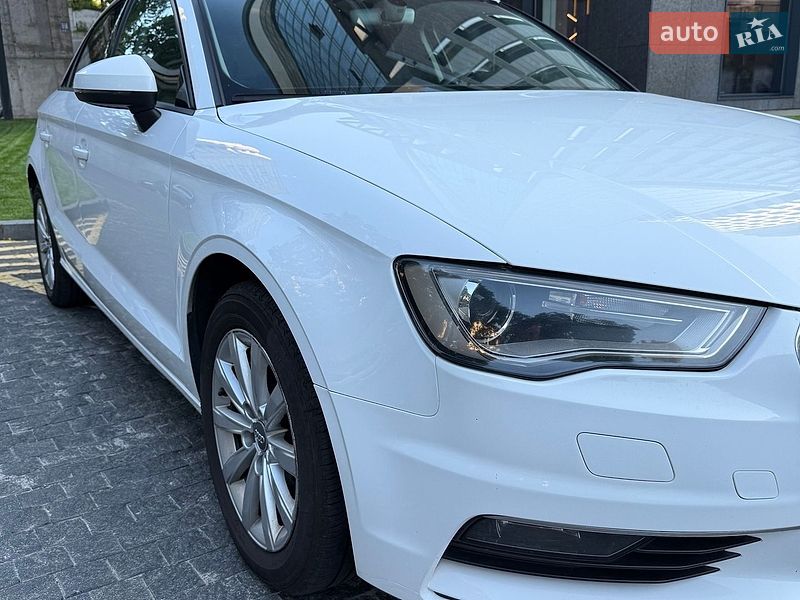 Седан Audi A3 2015 в Киеве