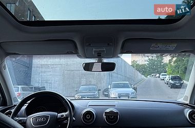 Седан Audi A3 2015 в Киеве