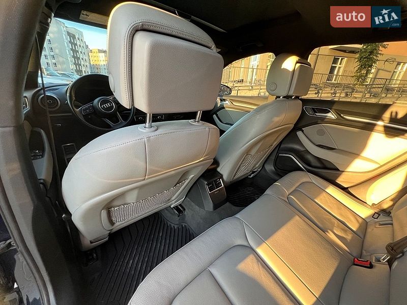 Хэтчбек Audi A3 2017 в Киеве