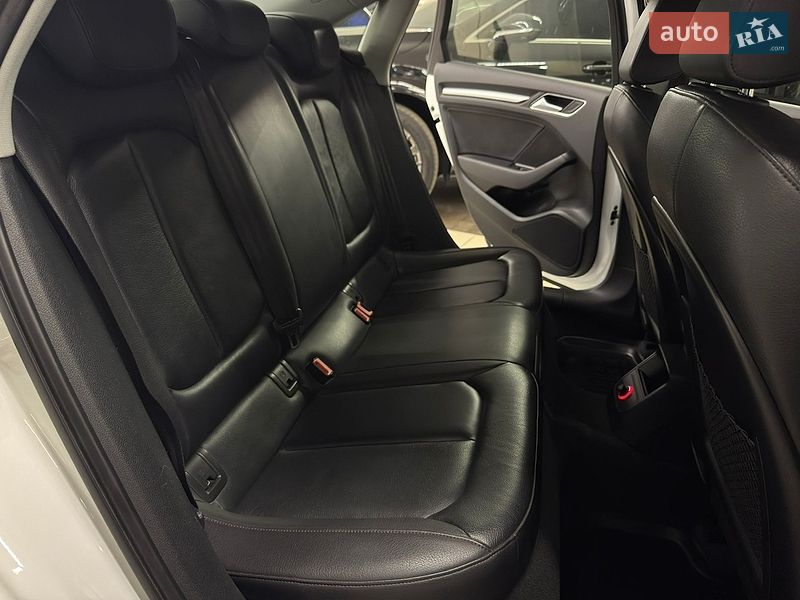 Седан Audi A3 2015 в Миколаєві