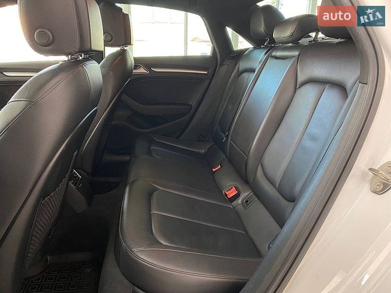 Седан Audi A3 2015 в Киеве