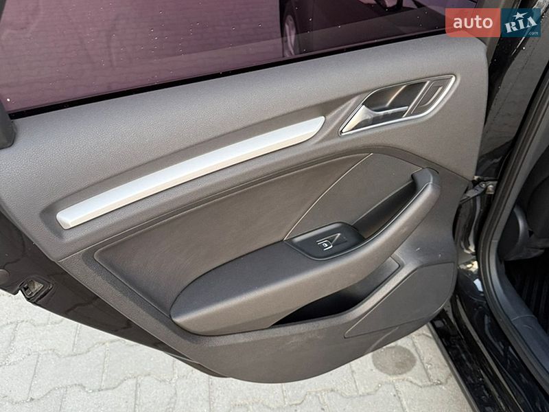 Седан Audi A3 2015 в Киеве