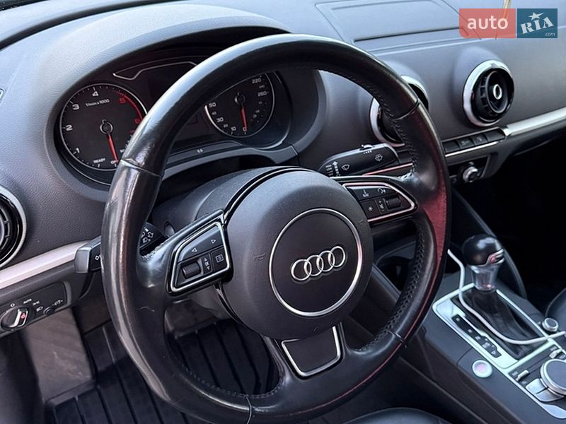 Седан Audi A3 2015 в Киеве