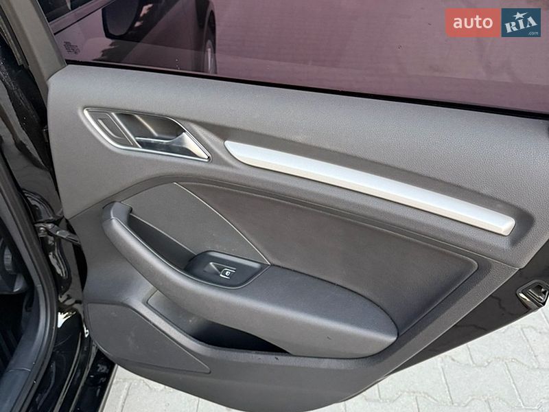 Седан Audi A3 2015 в Киеве