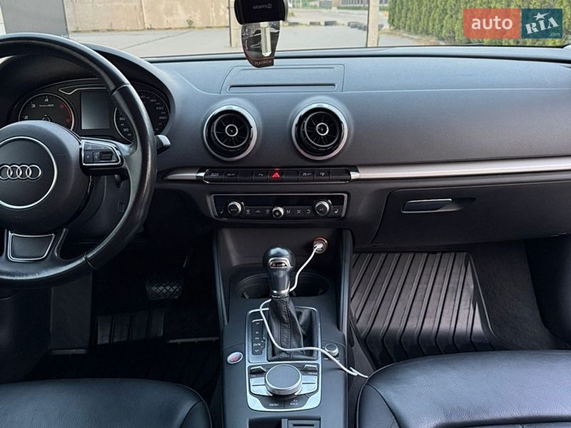 Седан Audi A3 2015 в Киеве