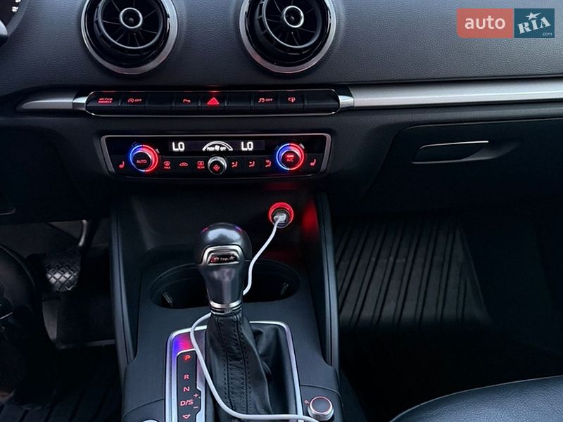 Седан Audi A3 2015 в Киеве