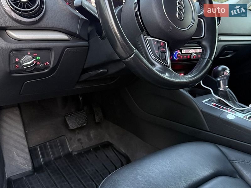 Седан Audi A3 2015 в Киеве