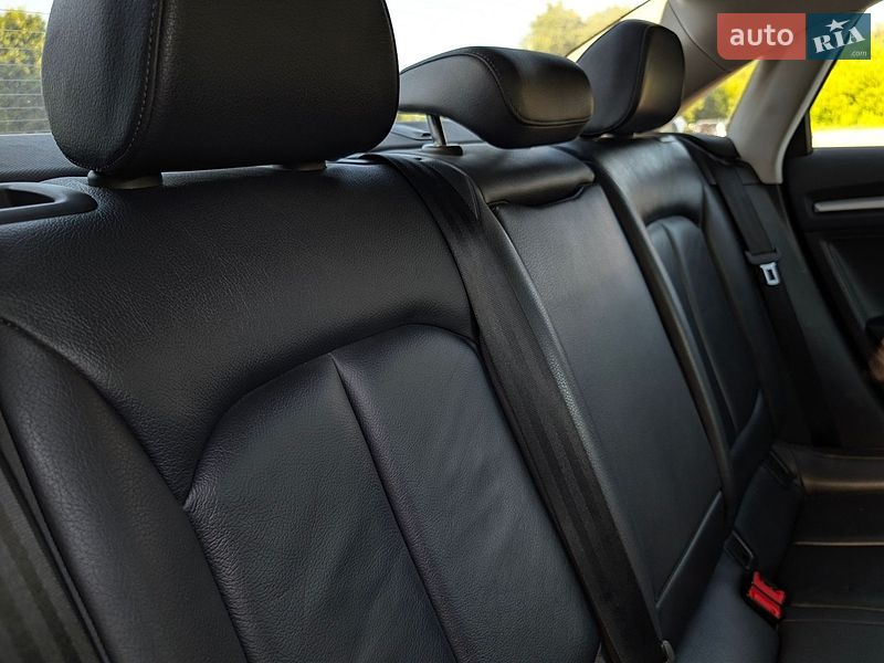 Седан Audi A3 2016 в Дрогобичі