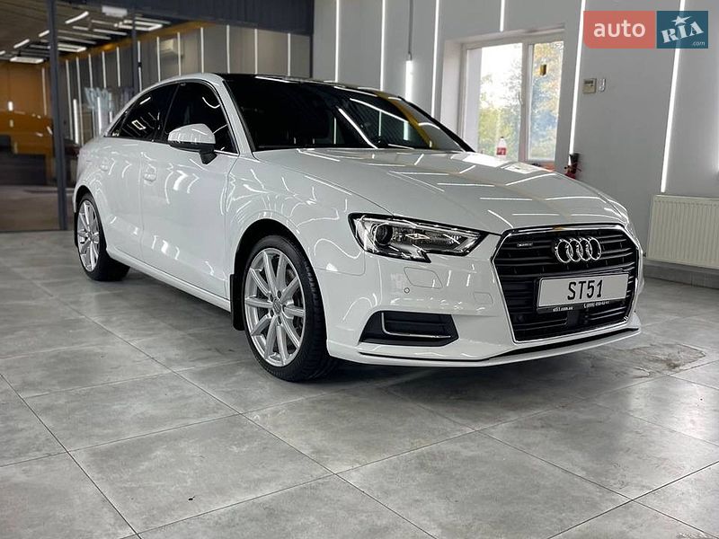 Седан Audi A3 2016 в Киеве