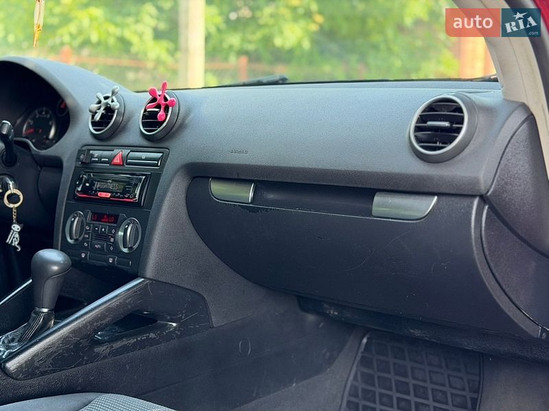 Хэтчбек Audi A3 2006 в Черновцах