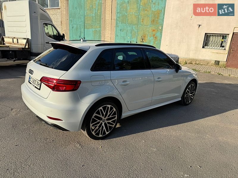 Хетчбек Audi A3 2017 в Львові