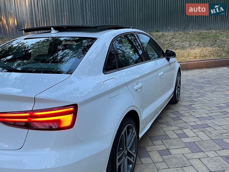 Седан Audi A3 2017 в Кременчуці