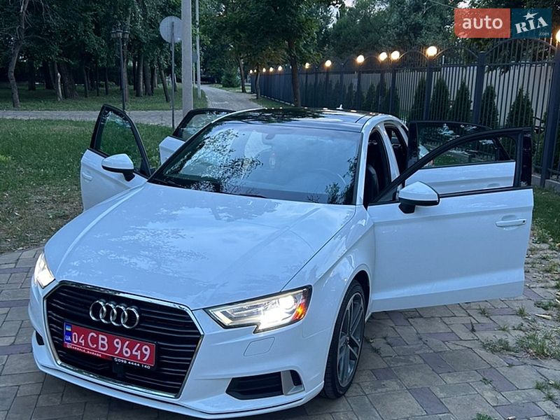 Седан Audi A3 2017 в Кременчуці