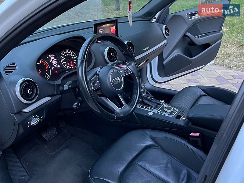 Седан Audi A3 2017 в Кременчуці