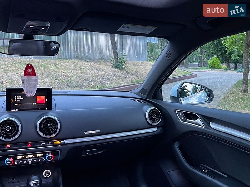 Седан Audi A3 2017 в Кременчуці