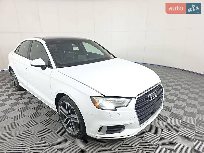 Седан Audi A3 2017 в Кременчуці