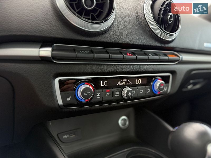 Седан Audi A3 2018 в Івано-Франківську